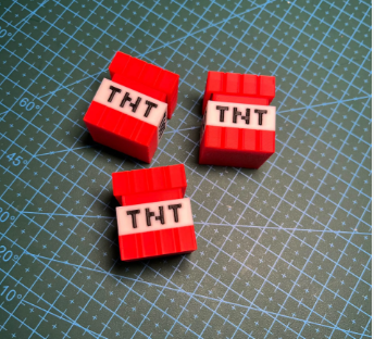 พวงกุญแจ TNT Clicker กดได้ ของเล่นคลายเครียด Fidget Toy Minecraft พวงกุญแจเสียงคลิก กดเพลิน ขนาดพกพา 3
